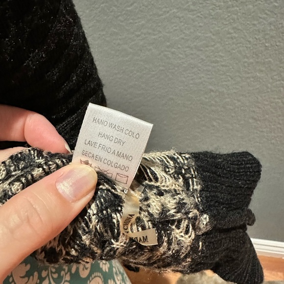 Aztec inspired Elegant Black and Cream Patterned Cardigan. Bohemian. NWOT - Picture 10 of 10